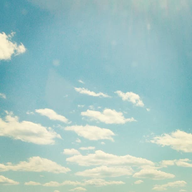 Picture of a partly cloudy blue sky