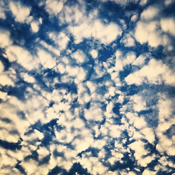 Puffy cloud pattern